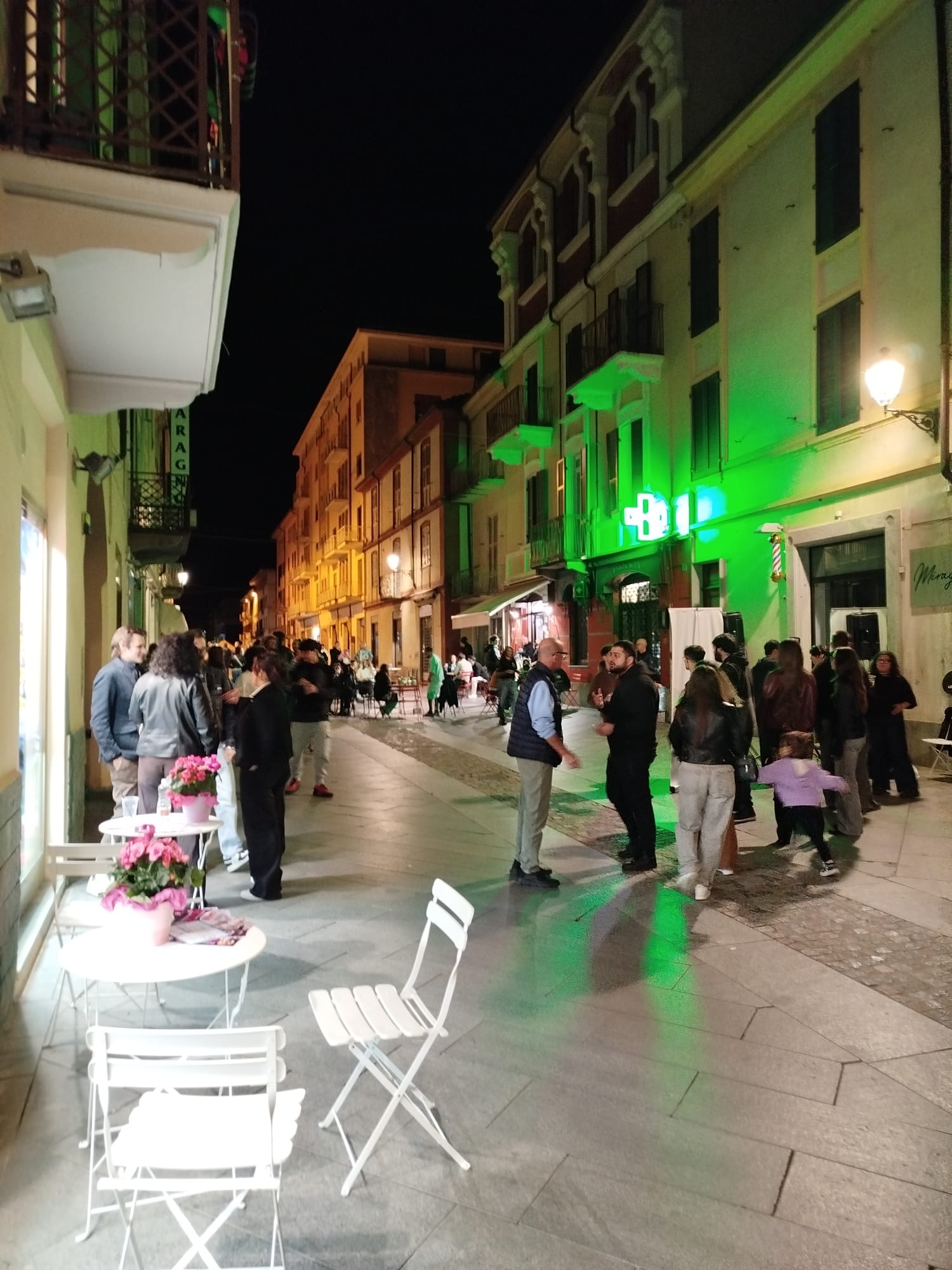 ChecaFumma? Ieri sera Valenza ha risposto con musica, giovani e voglia di stare insieme